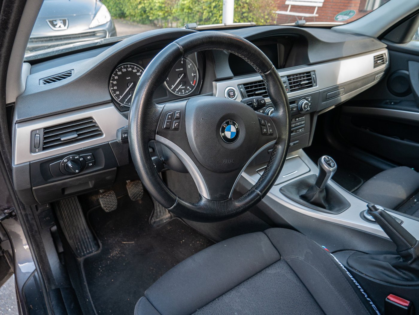 Opname kussen koper Interior Detail] BMW 3 Serie E90 Sedan 2008 | Carclean.com Forum